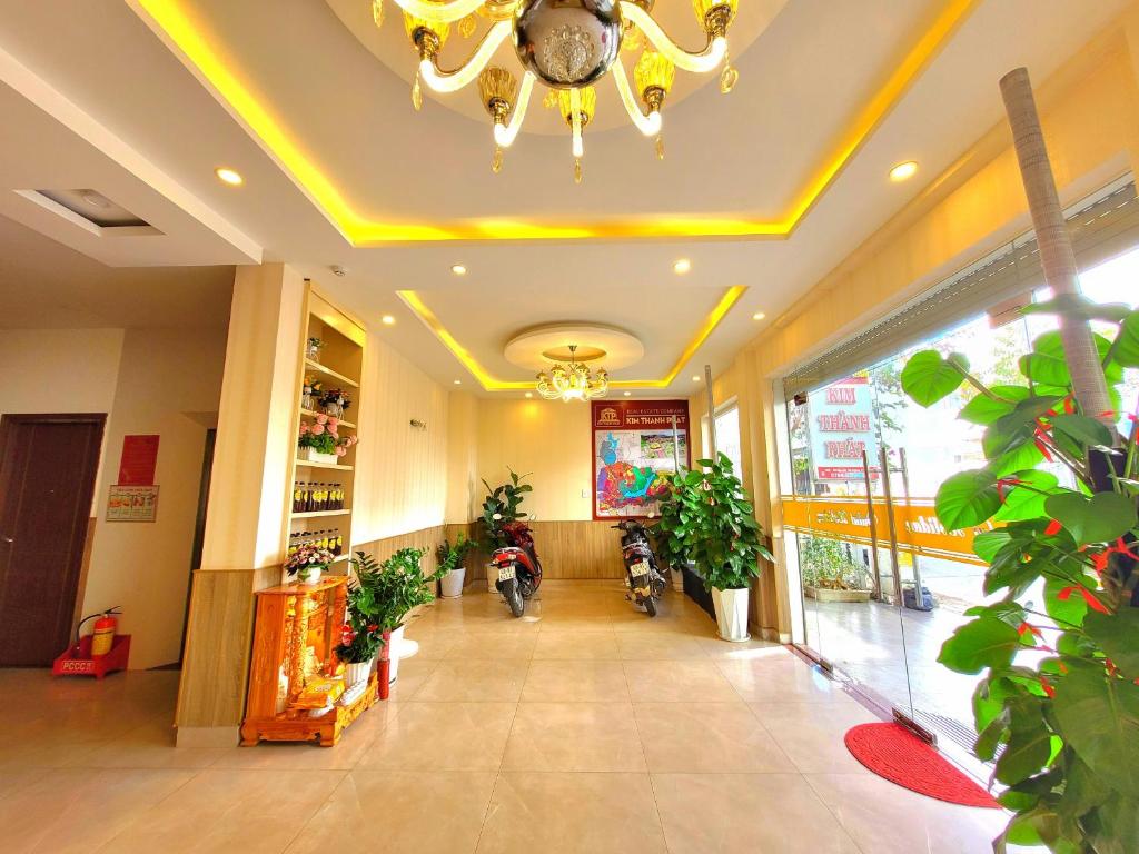 Dalat Holiday Hotel