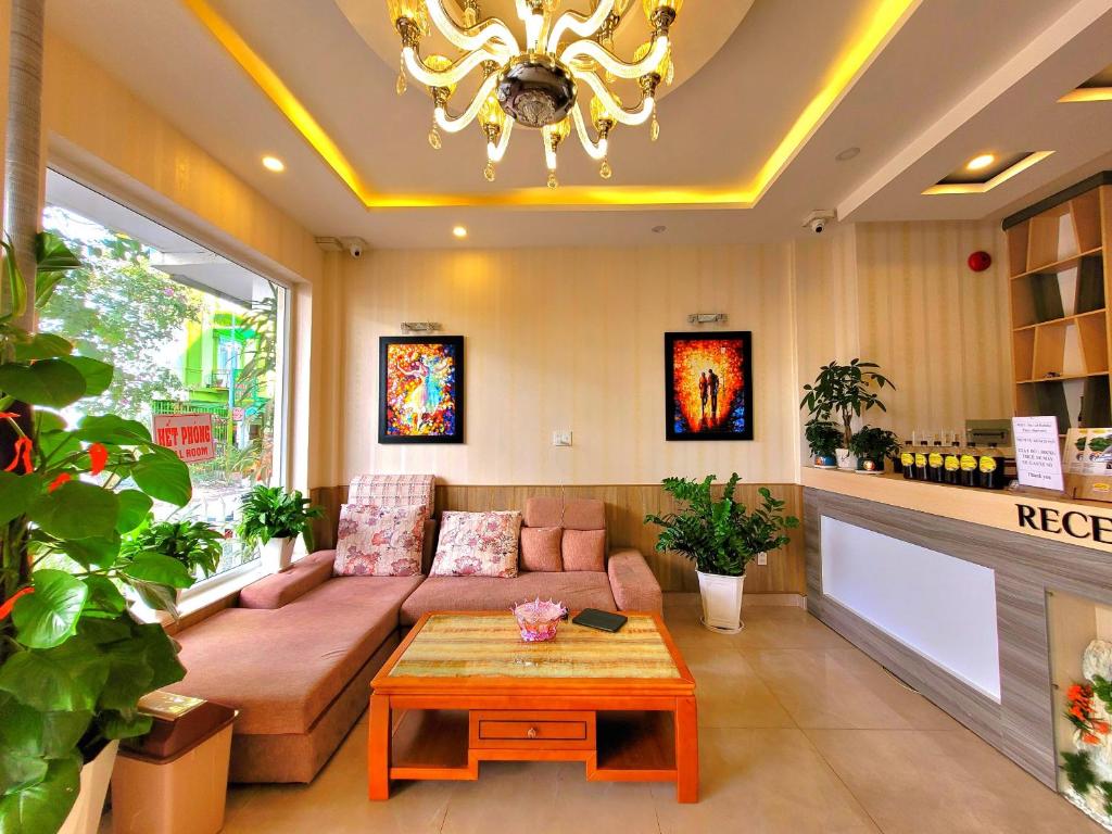 Dalat Holiday Hotel