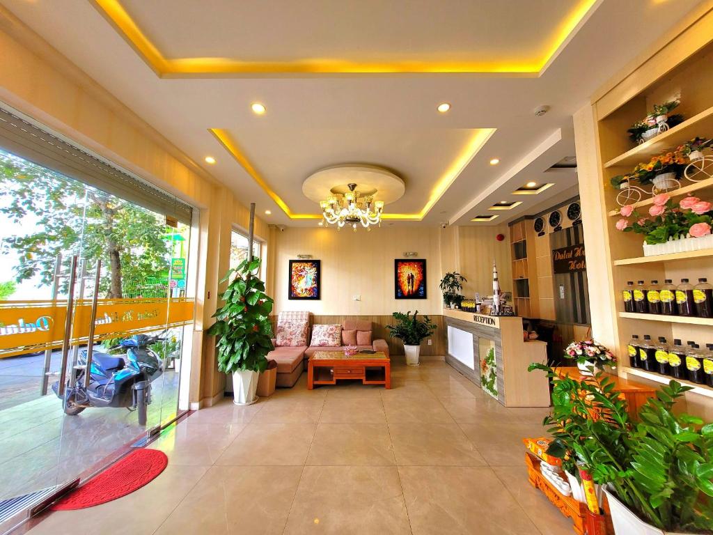 Dalat Holiday Hotel