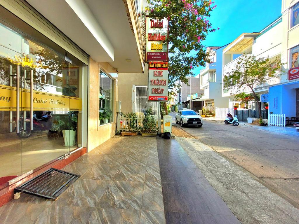 Dalat Holiday Hotel