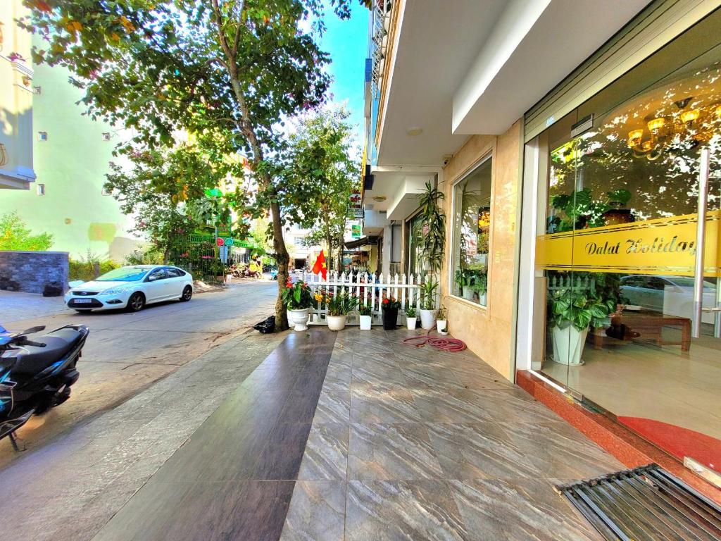 Dalat Holiday Hotel