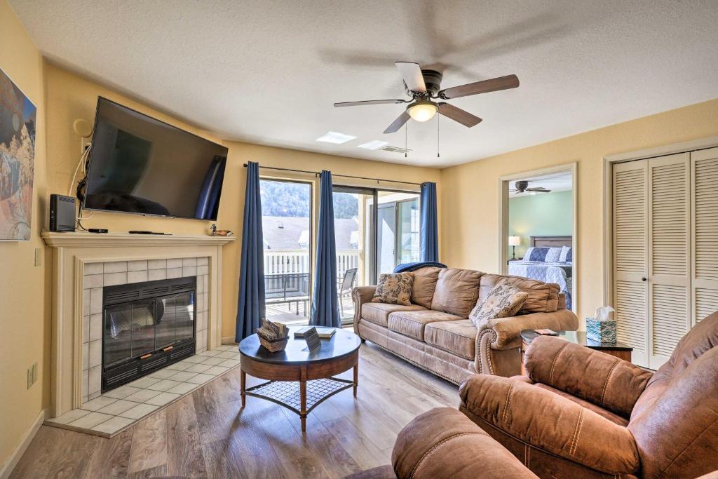 Walk-In Branson Condo with 2 King Beds photo 3