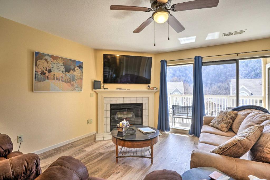 Walk-In Branson Condo with 2 King Beds