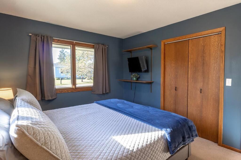 Family Home W/ 2 King, 2 Queen Beds + Game Room photo 3