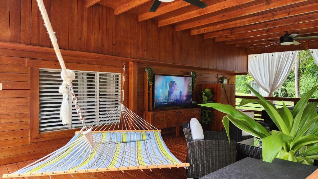 Palm's Luxury Suite with Private Jacuzzi photo 2