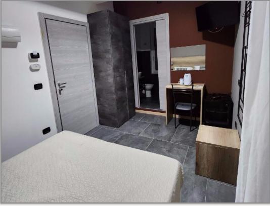 Hotel Crisvan photo 3