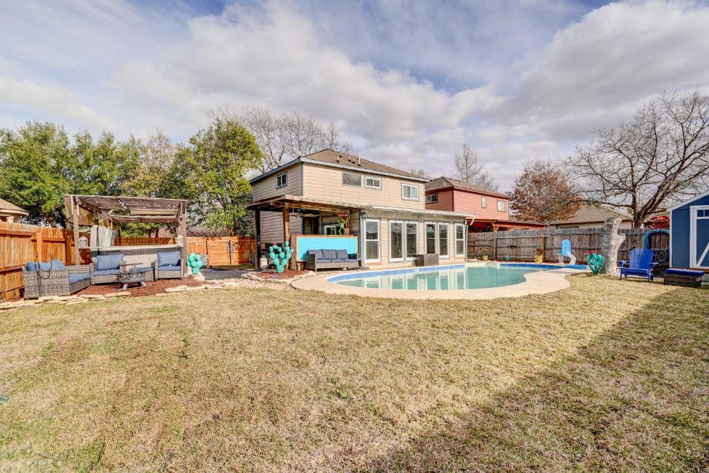 Family Home with Sunroom and Fire Pit! photo 1