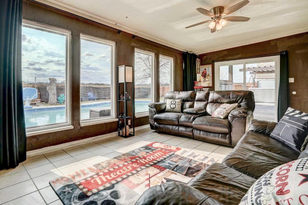 Family Home with Sunroom and Fire Pit! photo 2