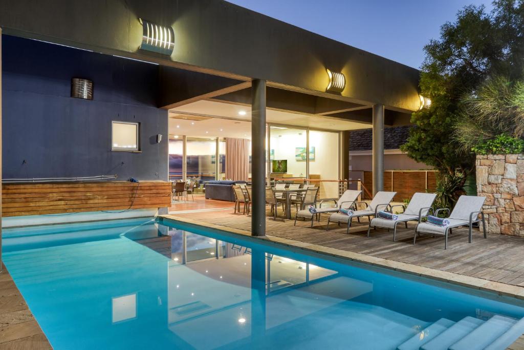Strathmore House photo 2