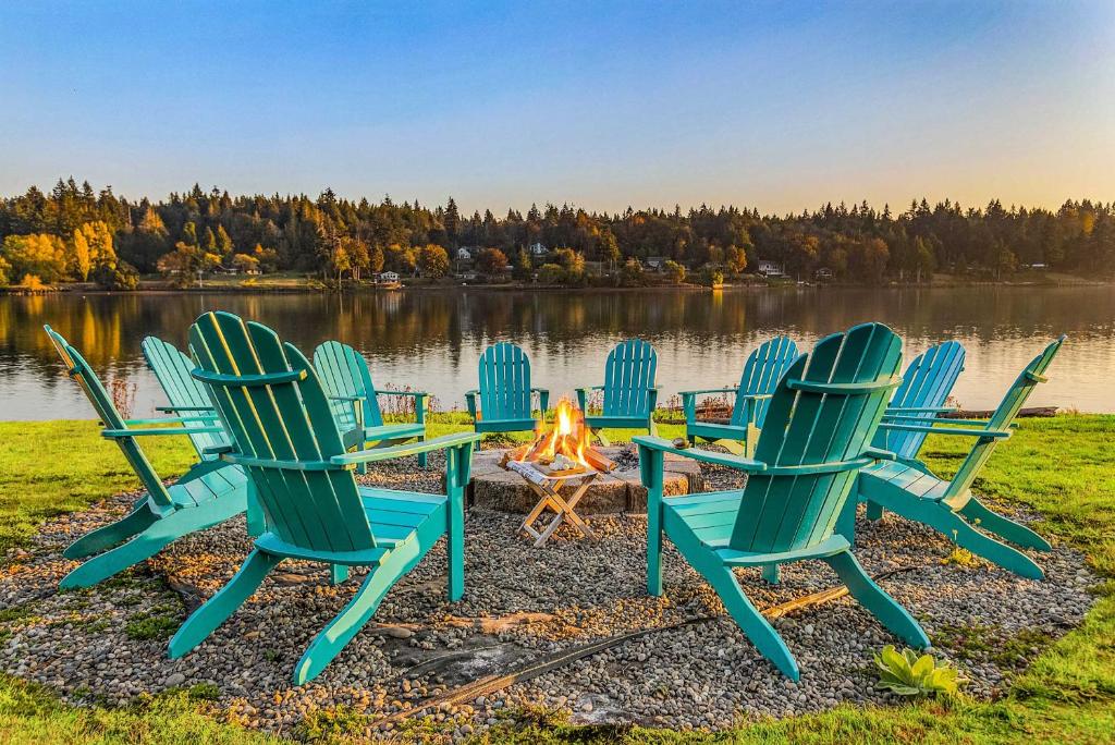 The Hammersley Luxury Waterfront Estate! photo 1