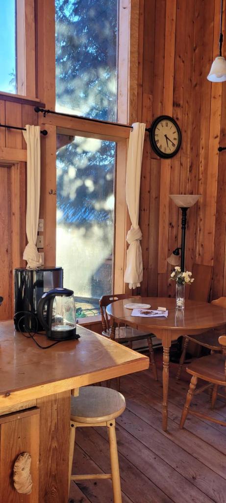 Ocean Views & Sunset Beach Cabin with soaker tub & fire pit photo 3