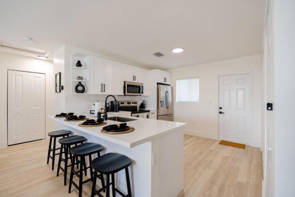 The Pass Through Brand New 2 - 1 Modern Villa photo 2