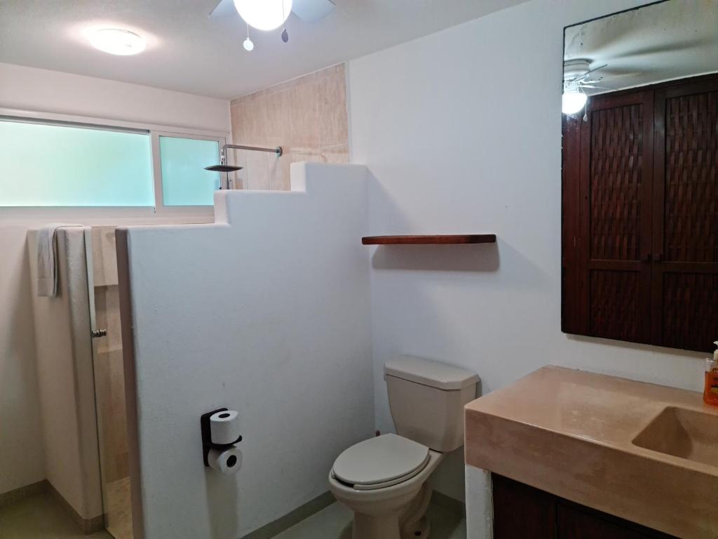 Relaxing ground floor 2 bed 2 bath appartment with pool walking distance from beach photo 4