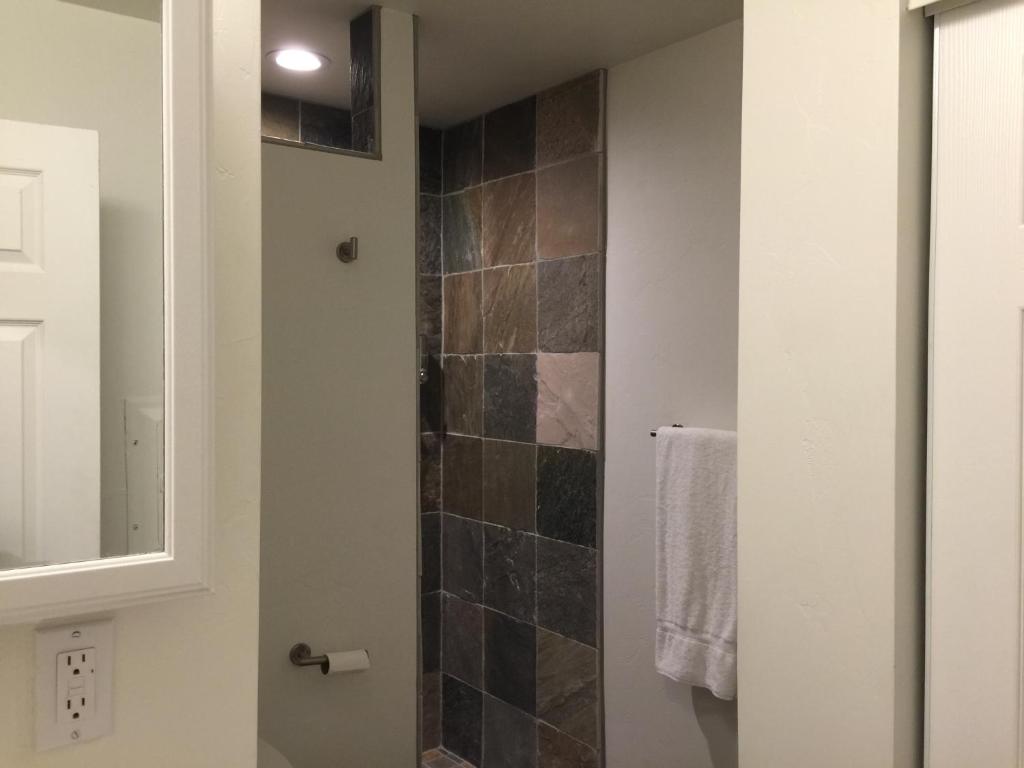 Harbour Inn Room Type - Studio with Balcony