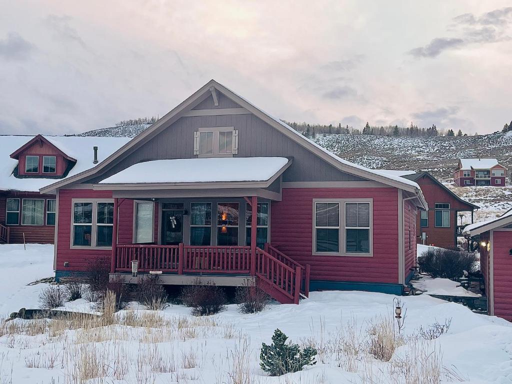 Granby Ranch Ski & Golf Getaway - Pank's Peak photo 1