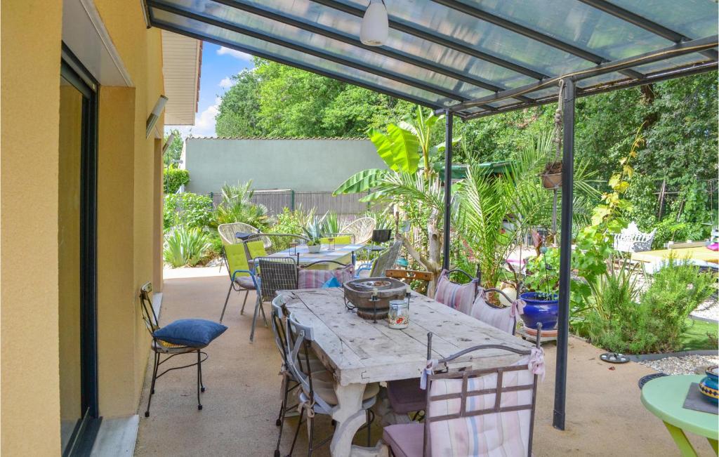 Awesome Home In Hourtin With Wifi And 3 Bedrooms