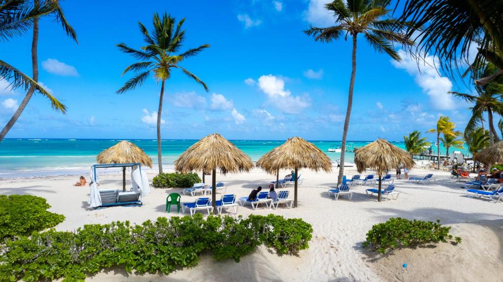 Costa Atlantica Punta Cana - Beach Vacation Condos photo 4