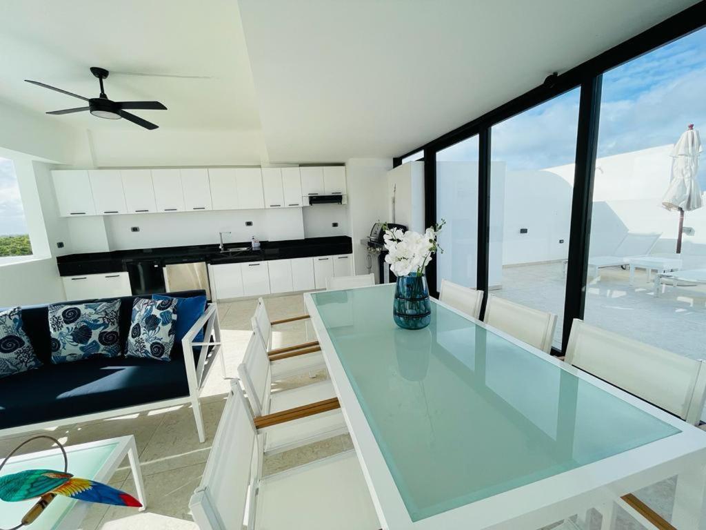 Beach, Golf, Casino,Jacuzzi & Pool Penthouse in Hard Rock, Punta Cana Área, Cana Rock Star photo 4