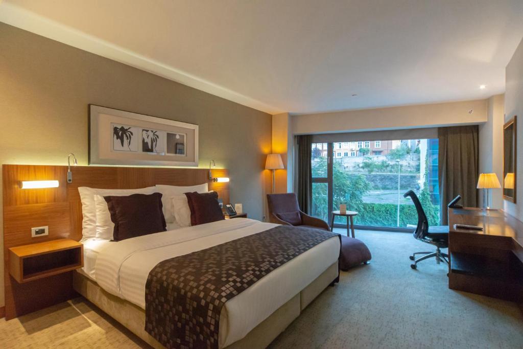 Crowne Plaza Istanbul Harbiye, an IHG Hotel photo 3