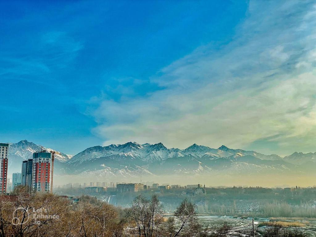 Modern Studio with Panoramic Mountain View photo 4
