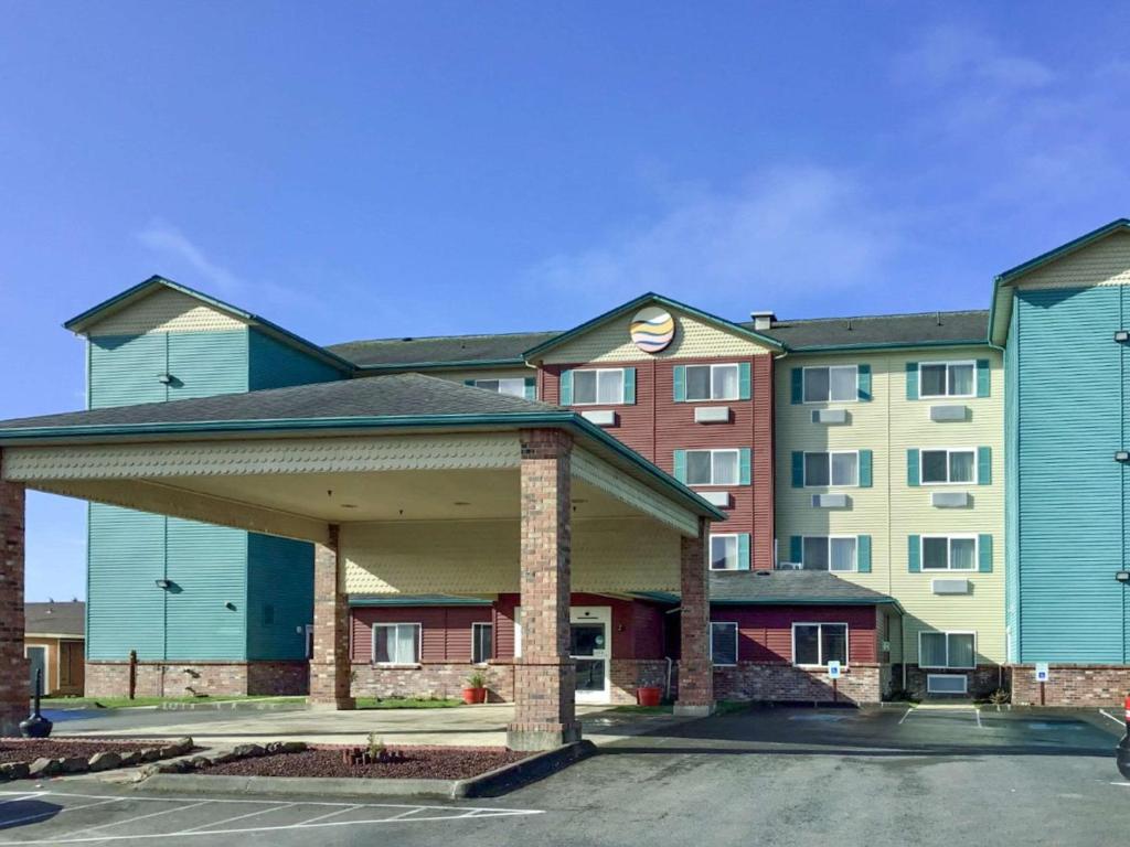 Comfort Inn & Suites Ocean Shores image