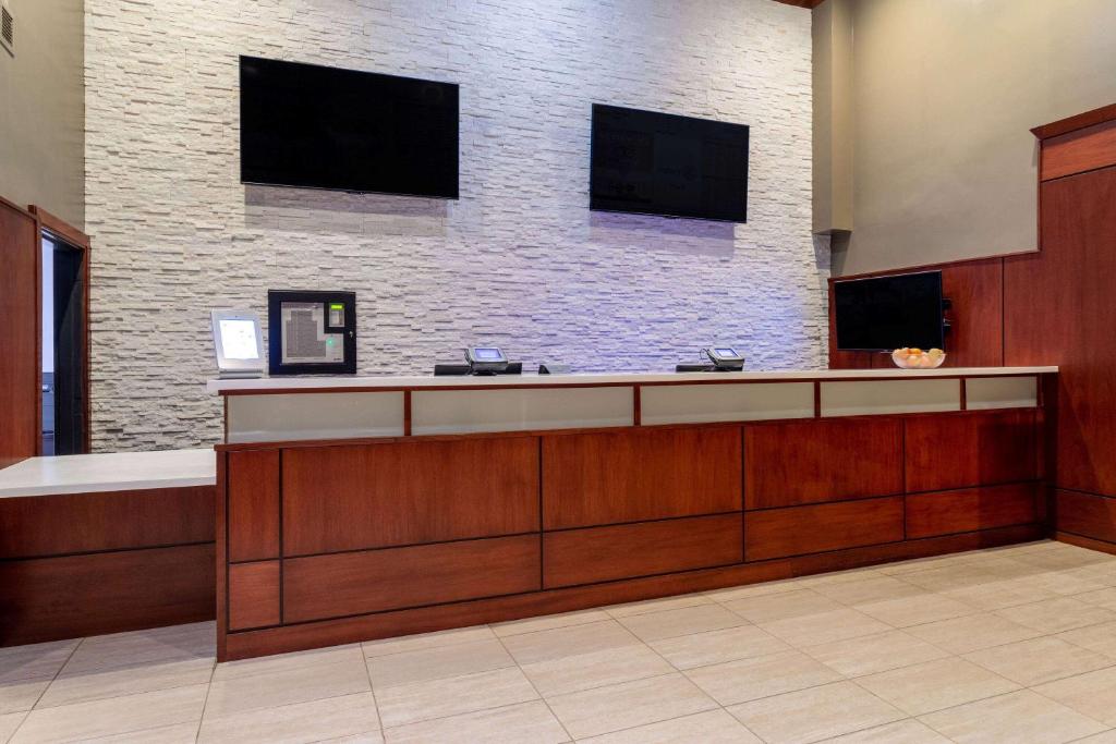 Ramada by Wyndham Northern Grand Hotel & Conference Centre photo 1