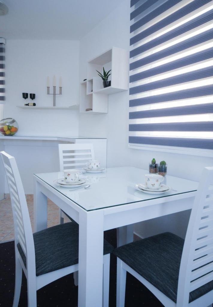 Студио (Номер-студио с балконом), Budva Inn Guest House
