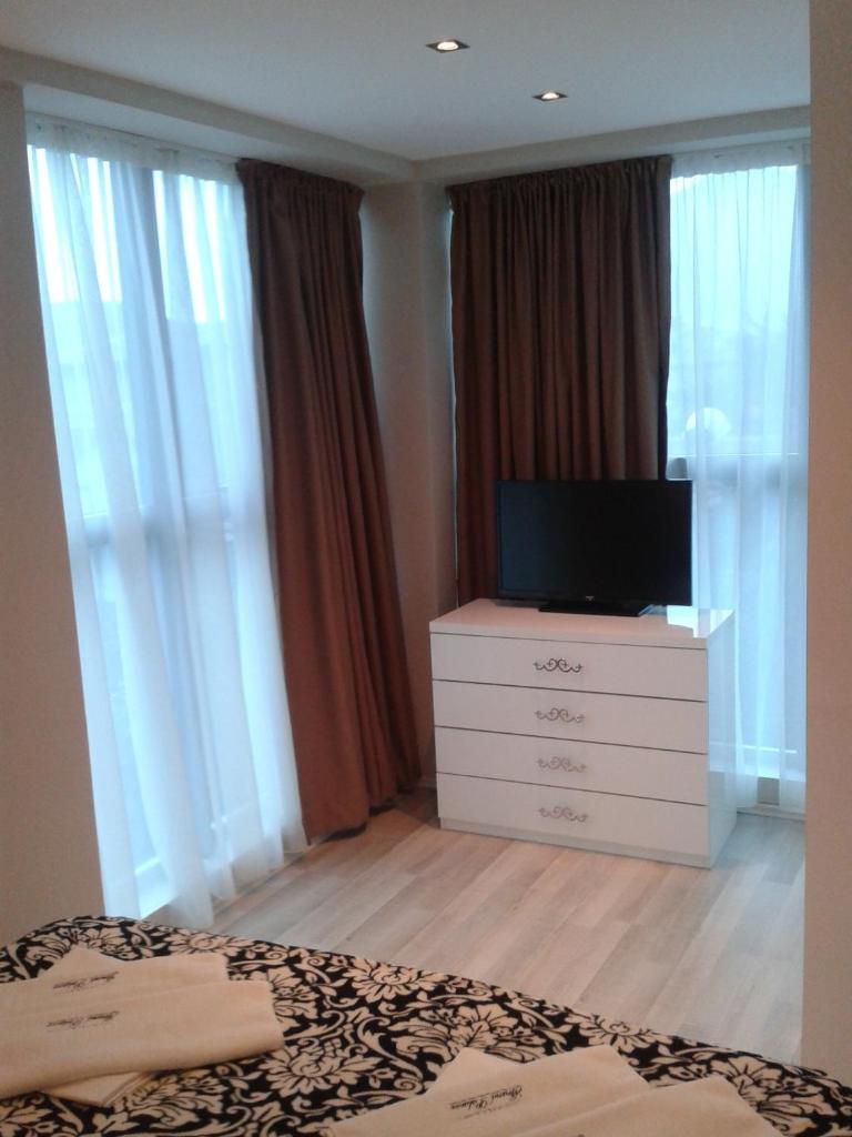 Трехместный (Трехместный номер с балконом и видом на море), Apartments and Rooms Grand Palazzo