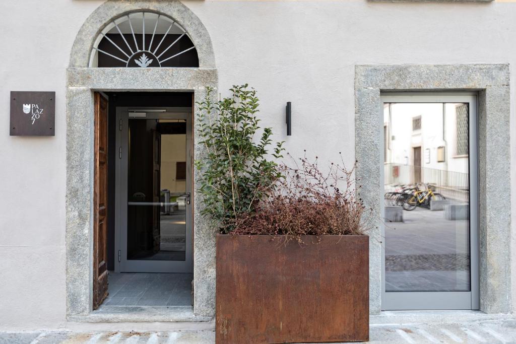 Palazzo 7 photo 2