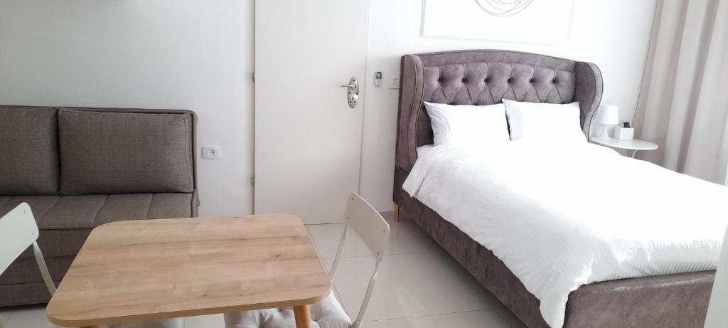Regina's place photo 1