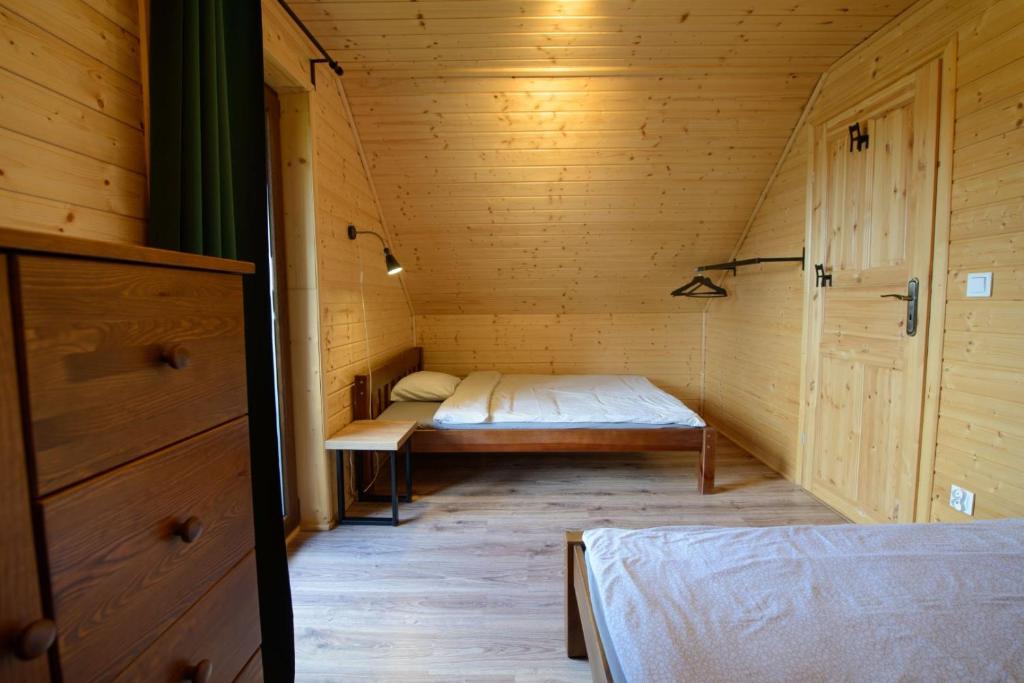 Całoroczny Domek Sosenka 1-5 z 2 sypialniami, aneksem, łazienka i salon photo 1
