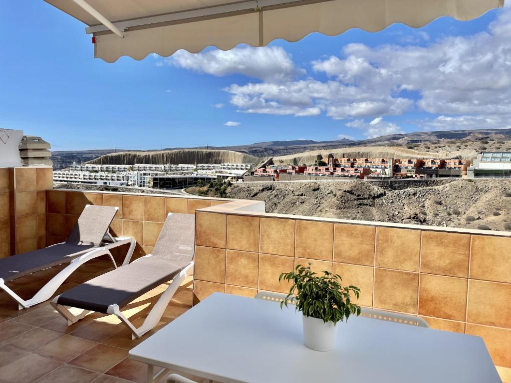 HomeForGuest Amplio apartamento con piscina y terraza en Mogan photo 1