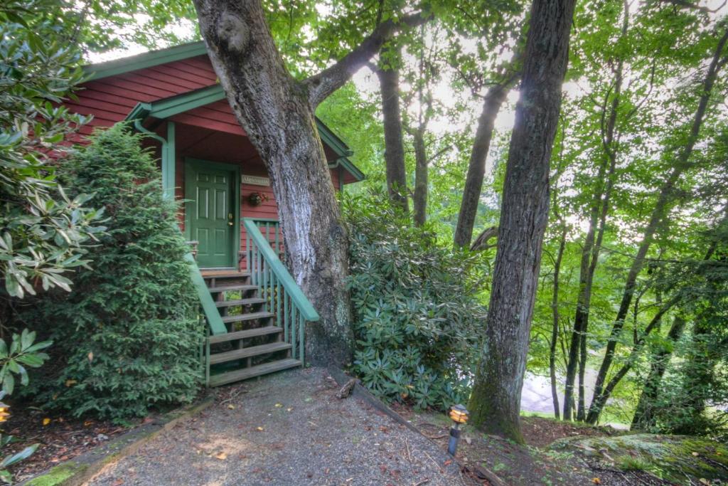Algonquin Cottage image