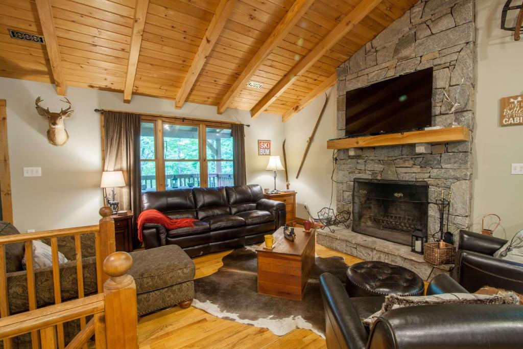 Creek Sound Chalet image