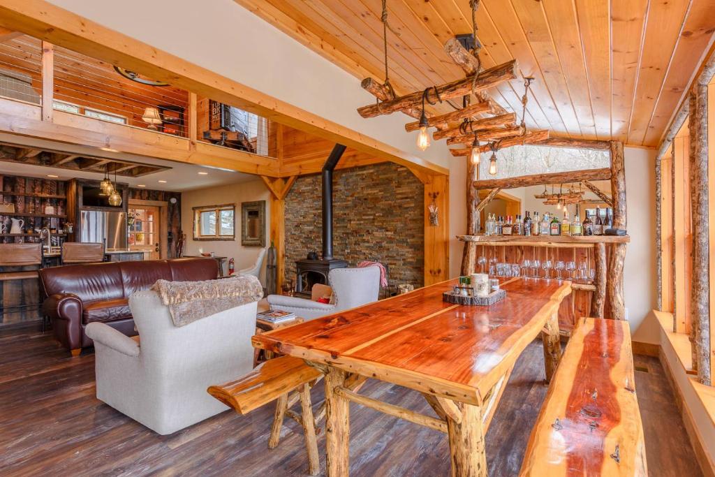 Spice Ridge Retreat image