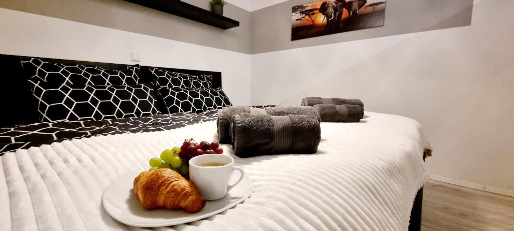 New Modern SelfCheckin PublicFreeParking HighSpeed Wifi KingSizeBed photo 3