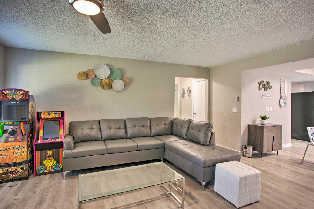 Bright, Airy Home with Pool and Grill! photo 4