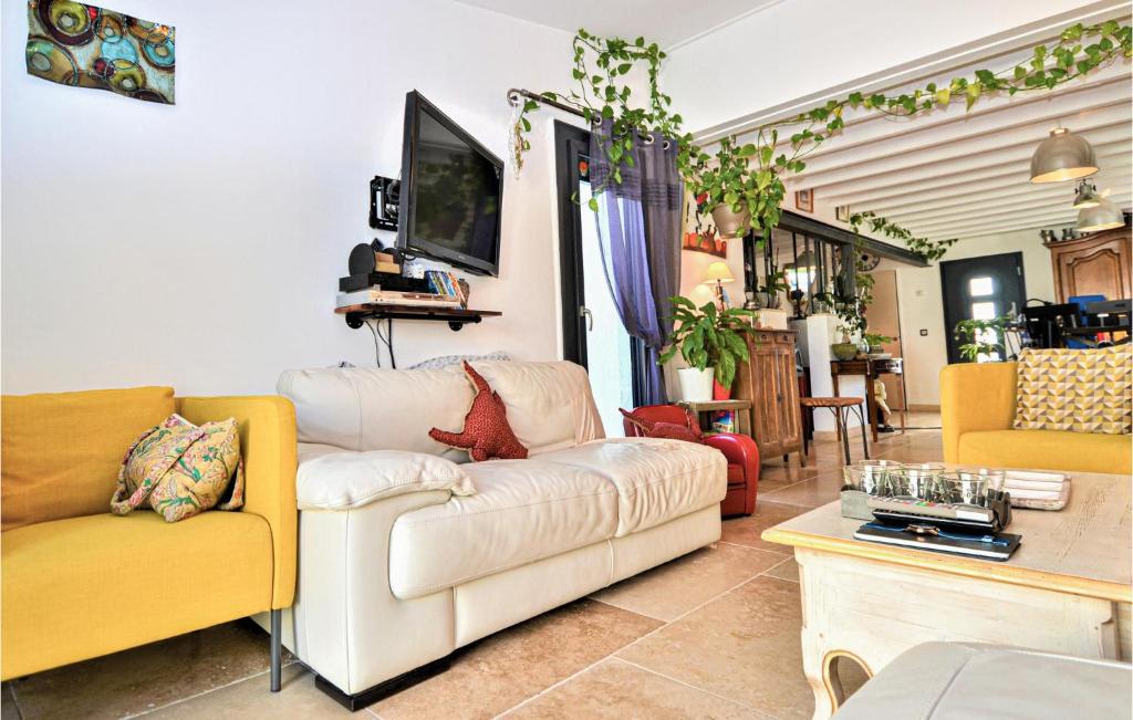 Beautiful Home In Le Pontet With 3 Bedrooms, Outdoor Swimming Pool And Swimming Pool photo 2