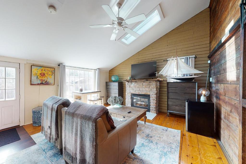 The Yarmouth House - Carriage House photo 1