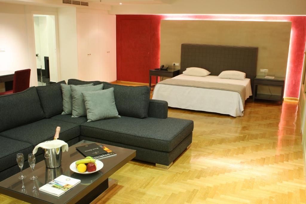 Сьюит (Бизнес-люкс на цокольном этаже), Theoxenia House Hotel