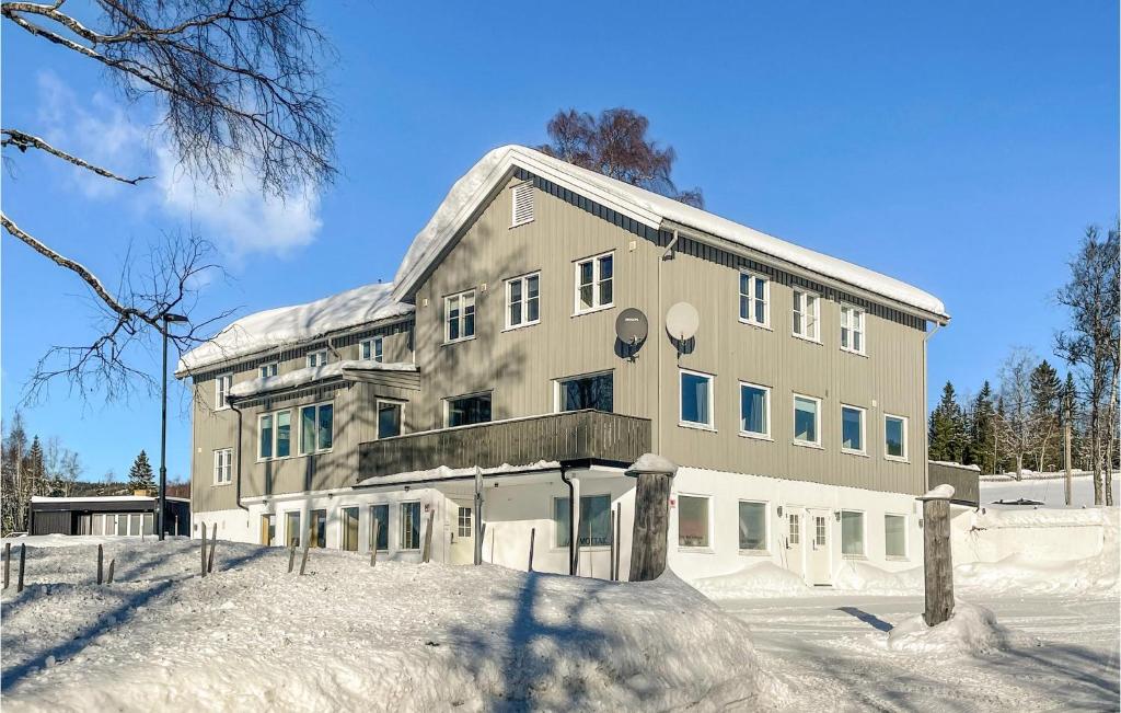 Stunning Apartment In Mesnali With Internet