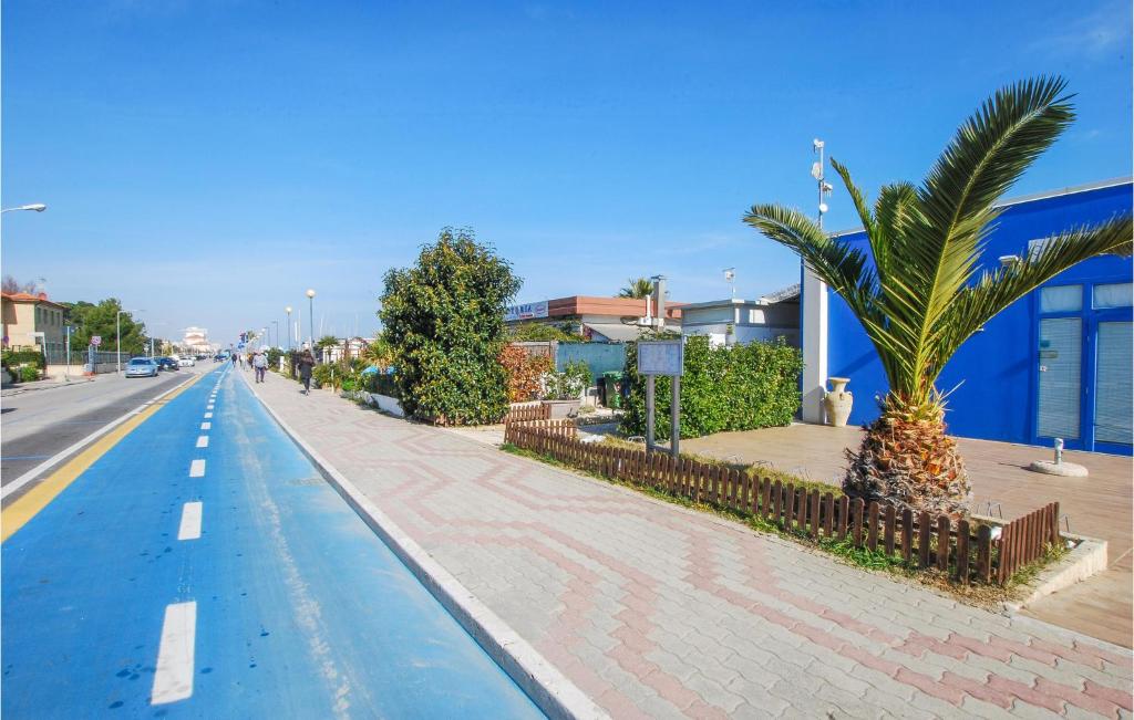 Stunning Apartment In Porto San Giorgio With 1 Bedrooms And Wifi photo 4