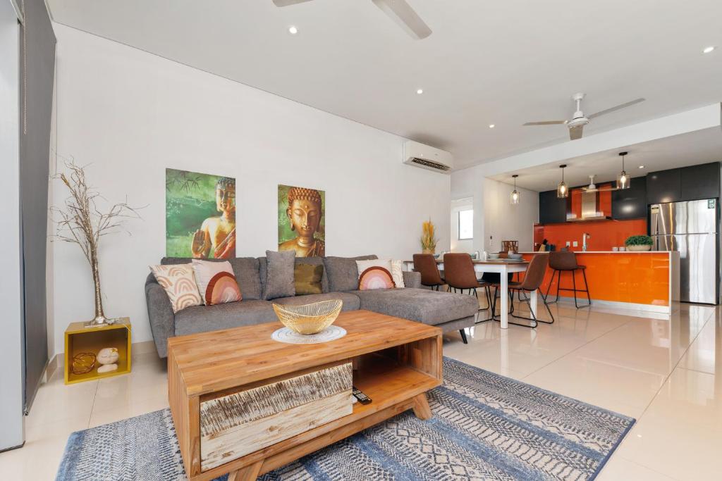 Darwin Lux Living photo 1