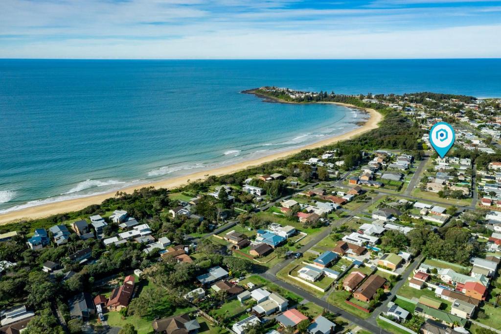 Bowers Nest Pet Friendly 2 Mins Walk to Beach photo 3