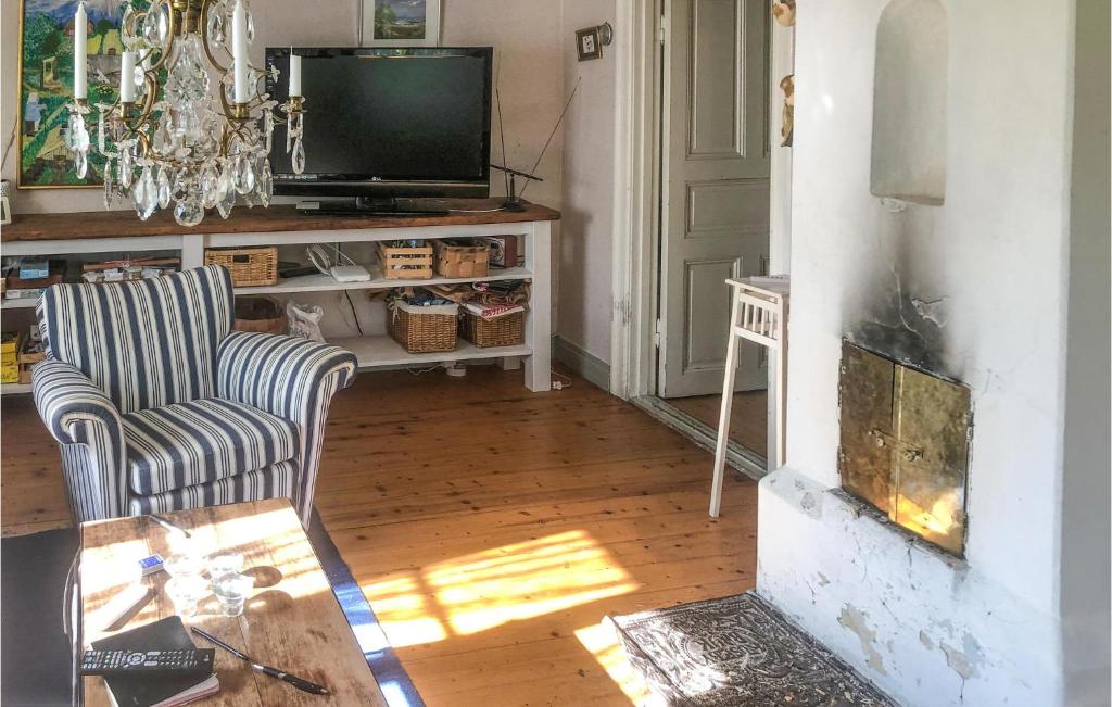 Awesome Home In Rimforsa With 3 Bedrooms And Wifi photo 2