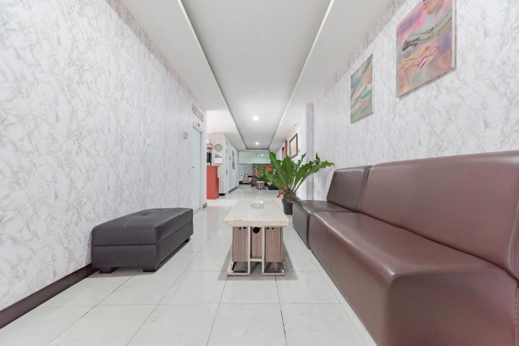 RedDoorz Syariah Plus near Tugu Bubur Ayam Cianjur photo 4