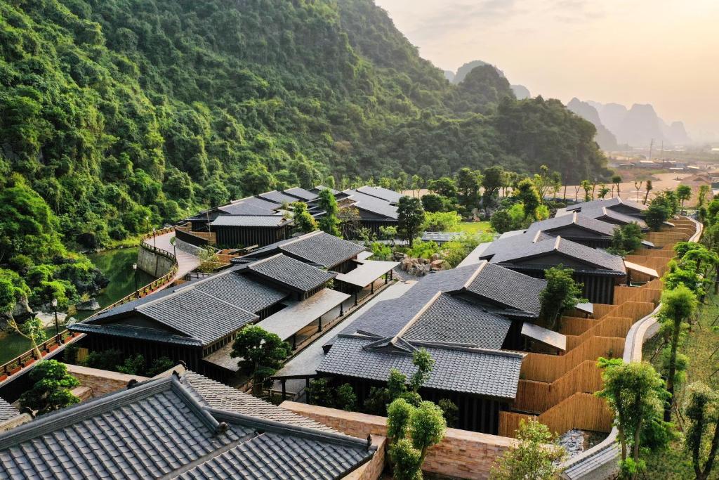 Yoko Onsen Quang Hanh