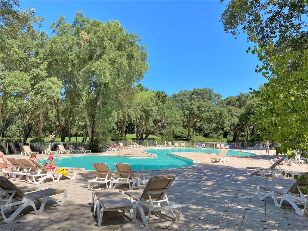 Maison au milieu des pins entre golf et plage photo 1
