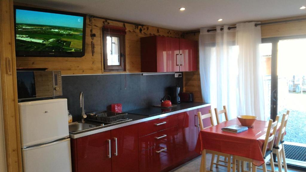 Très joli studio de 25m2 dans RDC d'un Chalet. photo 1