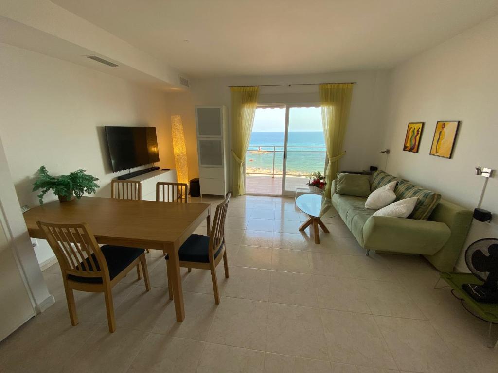 MB2C, amplio apartamento con bonitas vistas photo 3